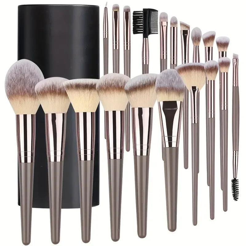 18Pcs Lavish n' Luscious Makeup Brushes Set